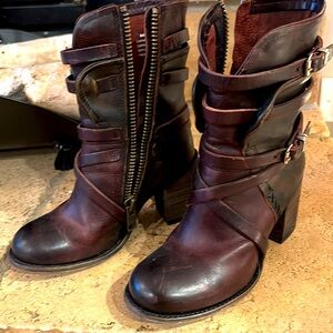 Freebird Baker Boots size 6. Burgundy color